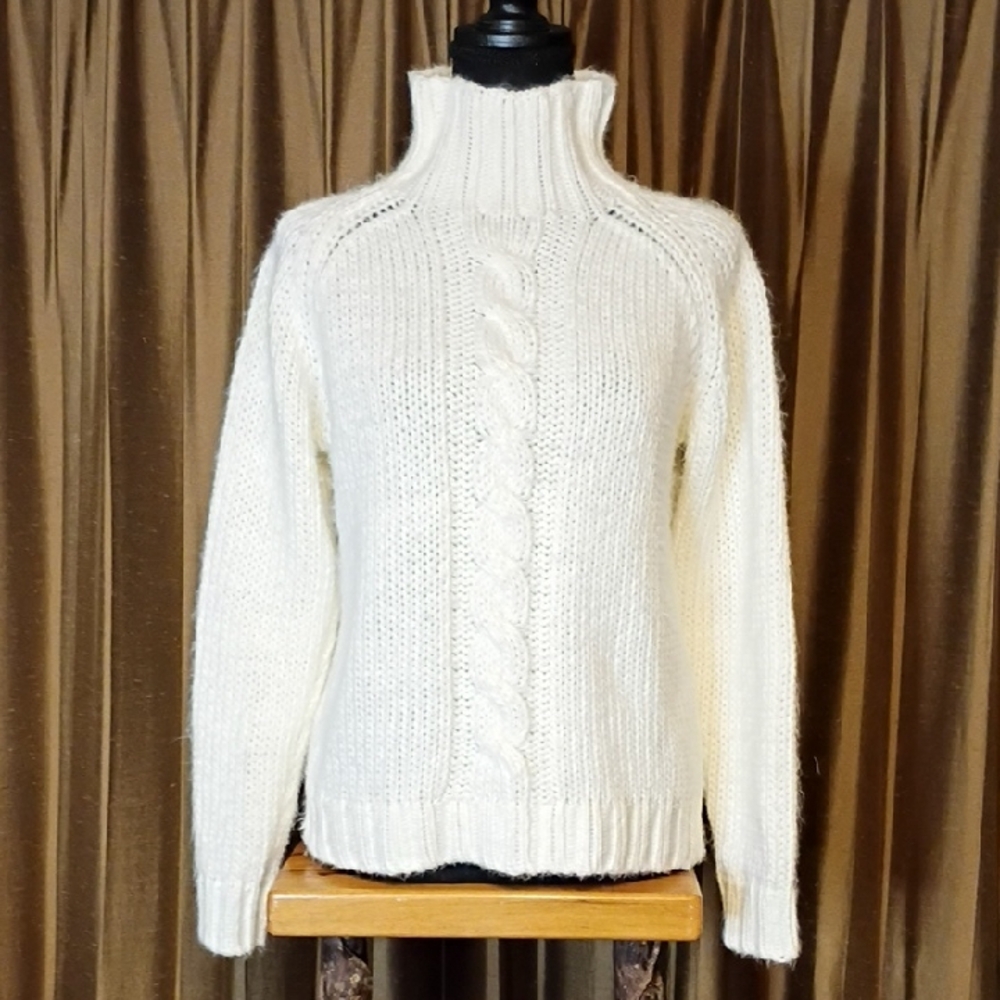 Dress Barn Cream Cable Knit Turtleneck Sweater